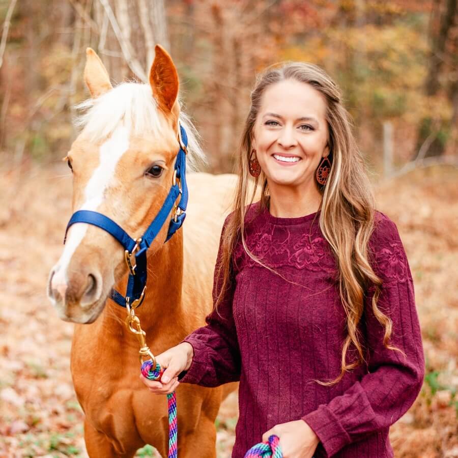 https://www.asheboroanimalhospital.com/wp-content/uploads/sites/14/2019/11/kristen-livengood-900x900-optimized.jpg