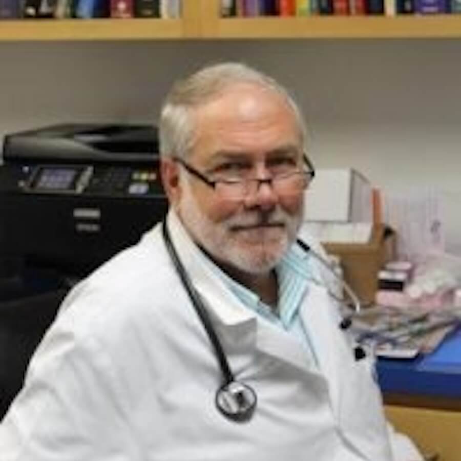 https://www.asheboroanimalhospital.com/wp-content/uploads/sites/14/2021/06/dr-perry-parks-900x900-optimized.jpg